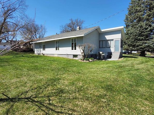 213 E Baker St, Avoca, IA 51521