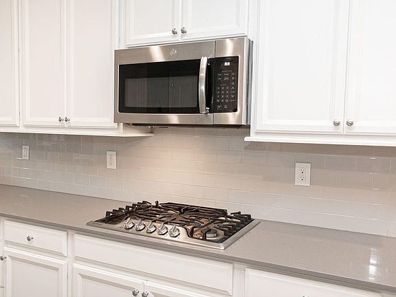 5th image of 39 Cato Ct