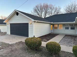 63183 E 291st Rd #B, Grove, OK 74344