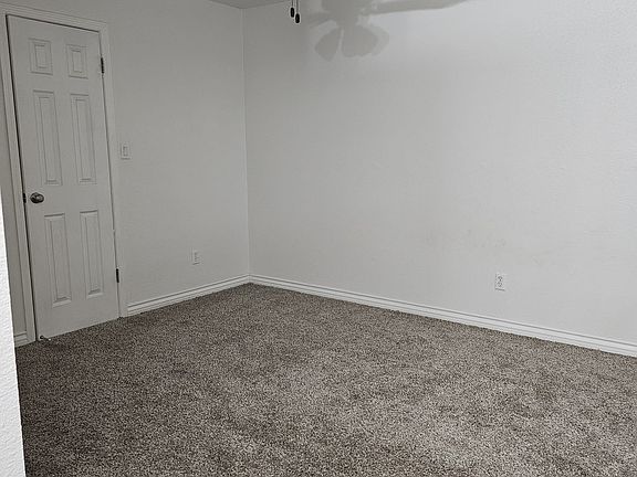 4th image of 229 Grant Ct
