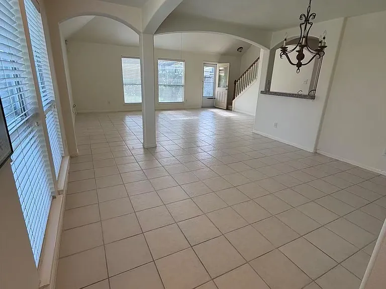 10803 Waterfern Ct — Photo 4