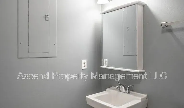 5822 Moody Sawyer Rd #B — Photo 11