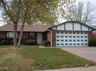 1109 S Morgan Dr, Moore, OK 73160