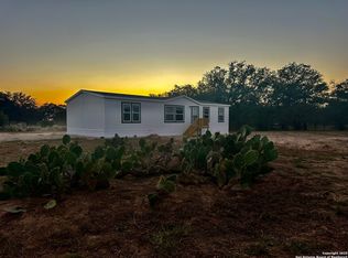 5161 County Road 302, Floresville, TX 78114