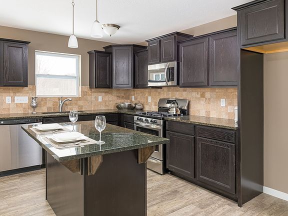 2nd image of 1326 Highland Hill Dr SE