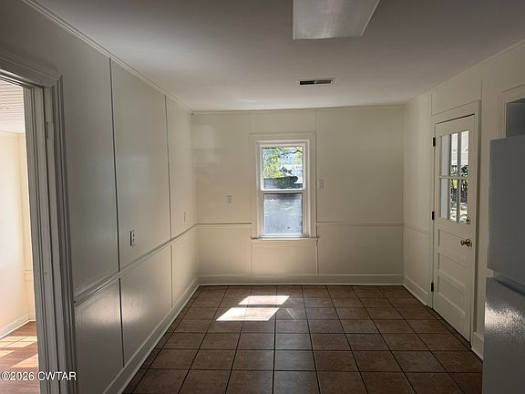 5th image of 128 E 6th St