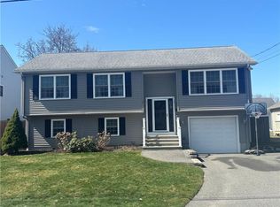 7 Dale Ave, Cranston, RI 02910