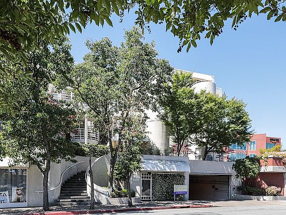 2nd image of 436 High St APT 105