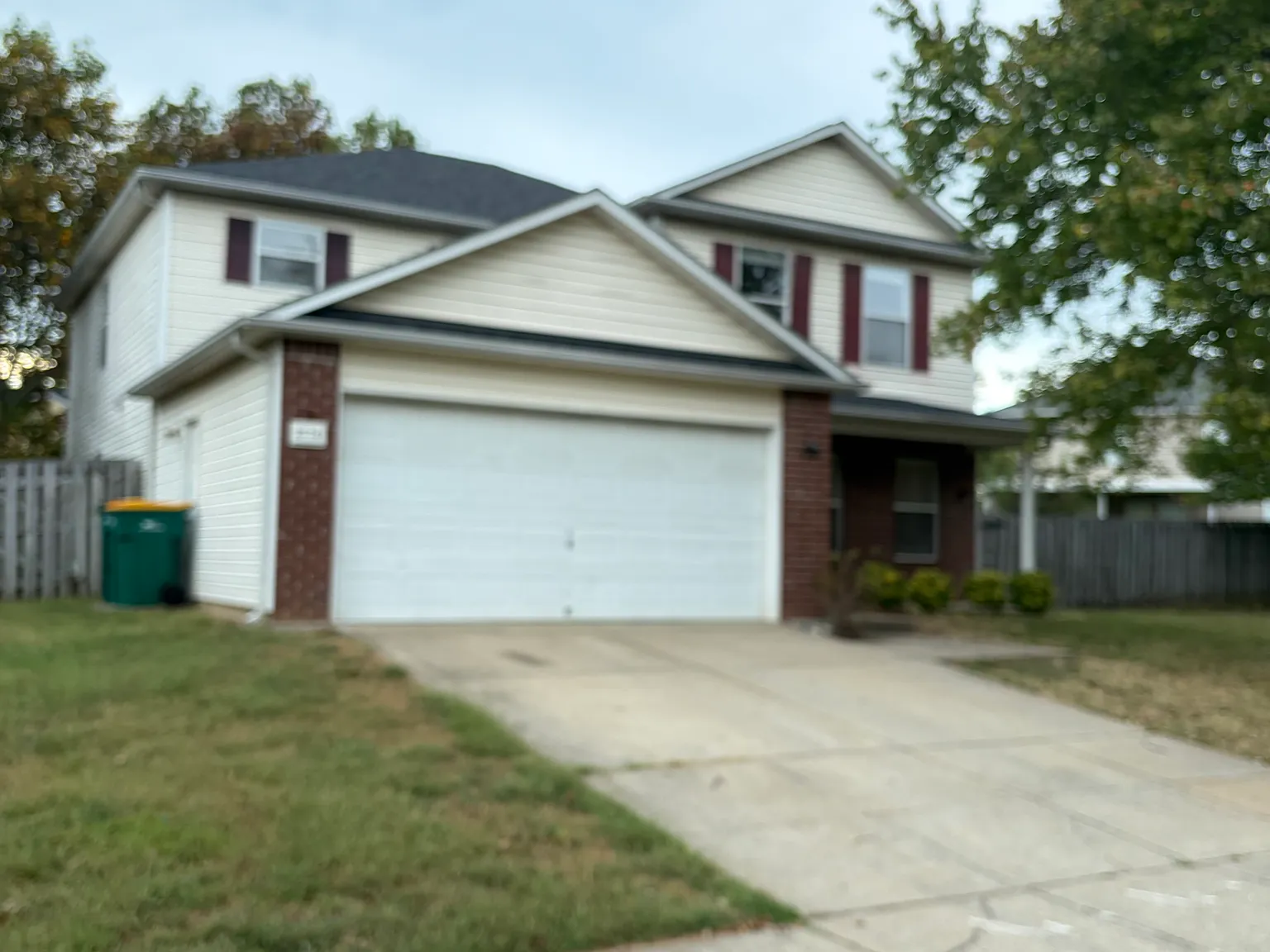 4 bed, 2740 sqft, $2,500 — Photo 1