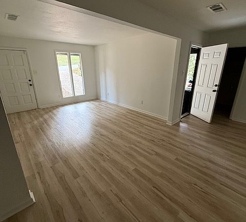 5th image of 10924 Beverly Hills Dr