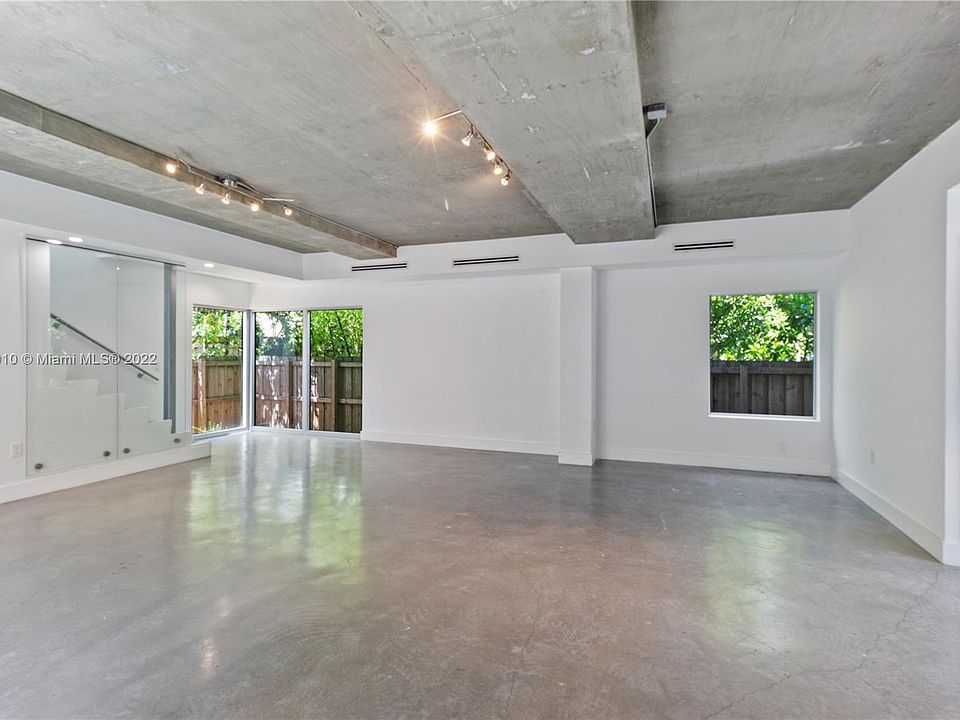 1st image of 3400 Shipping Ave #3401