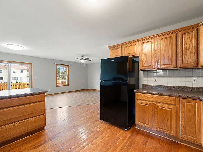 1477 Stonefield Dr — Photo 18