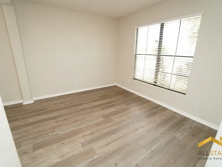 401 Savannah Preserve Loop — Photo 3