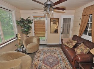 8 Stonewood Pkwy, Verona, NJ 07044