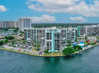 200 Leslie, Hallandale Beach, FL 33009