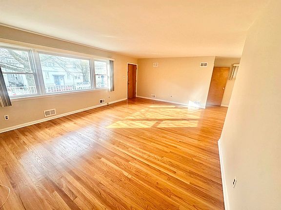 3rd image of 588 Avenue A Floor 2