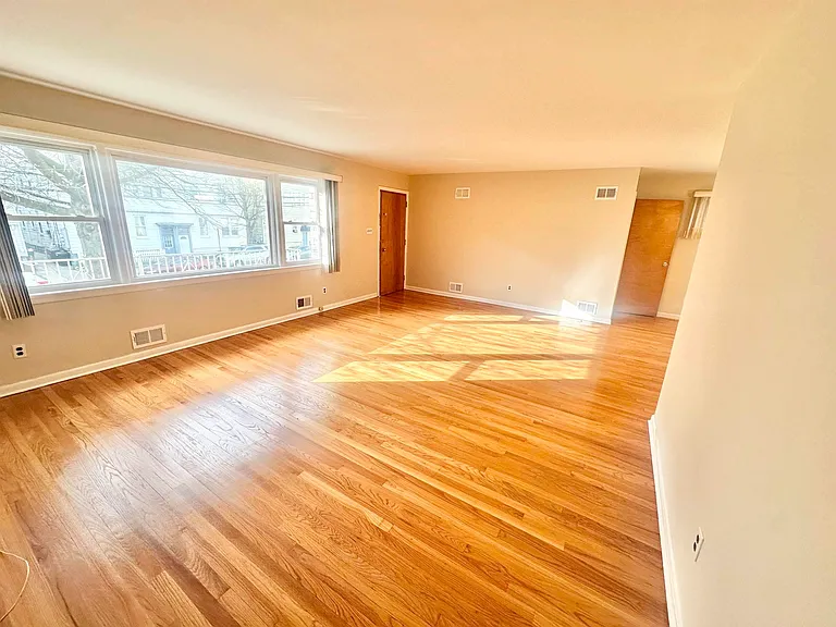 588 Avenue A #2 — Photo 3