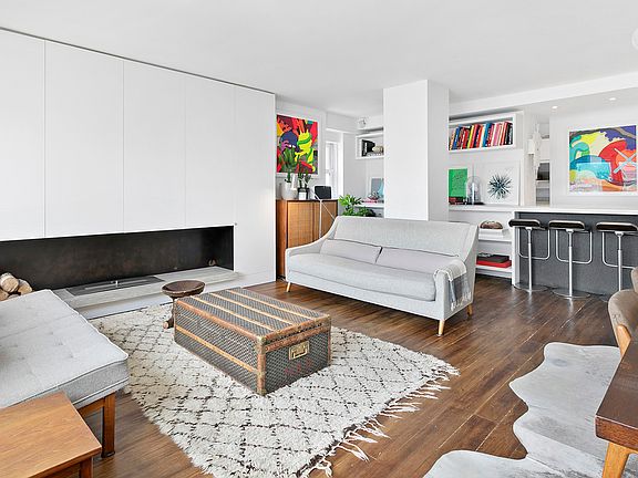 4th image of 201 W 21st St Penthouse 14/15