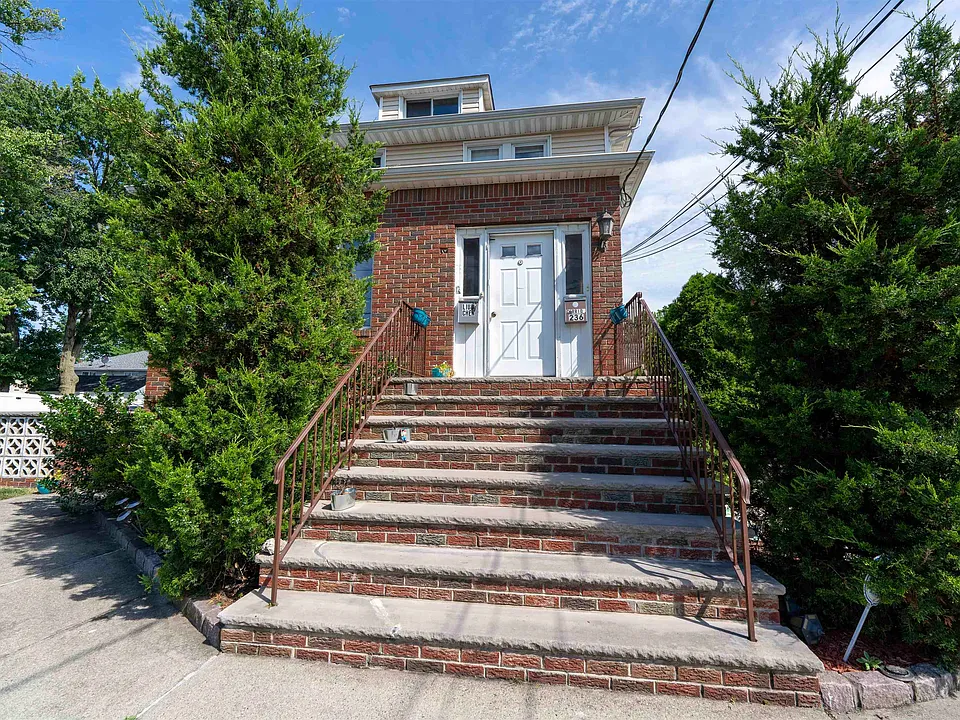 236 Franklin St #2