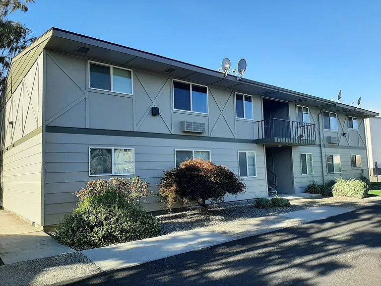 2718 Kateenah Way #4 — Photo 12