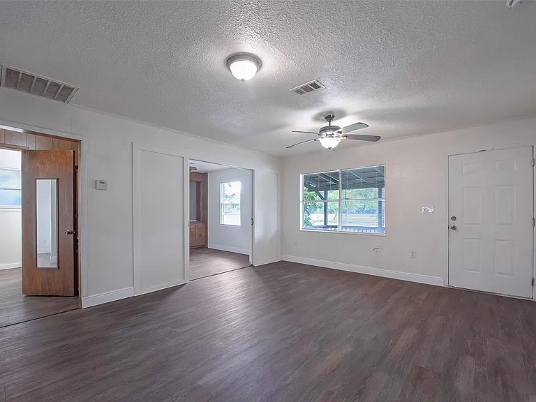 5206 Avenue M — Photo 6