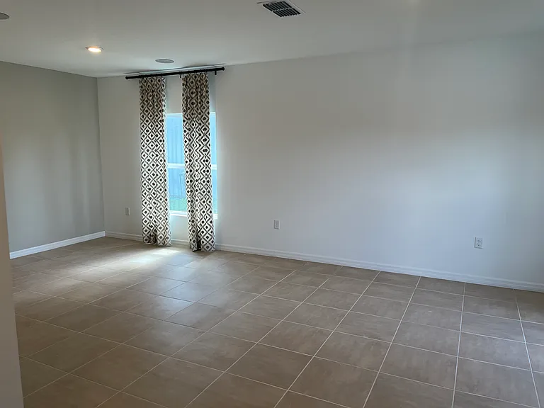 2571 Driftwood St — Photo 11