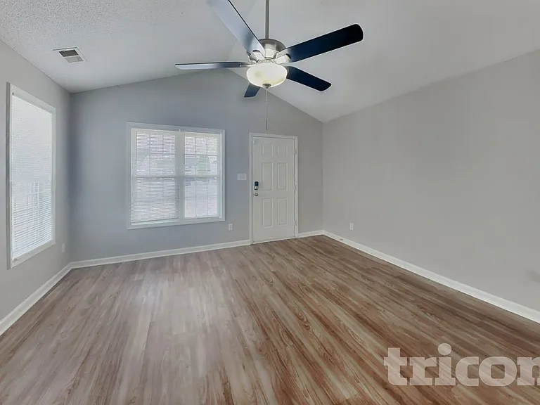 5169 Parkerwood Dr — Photo 3
