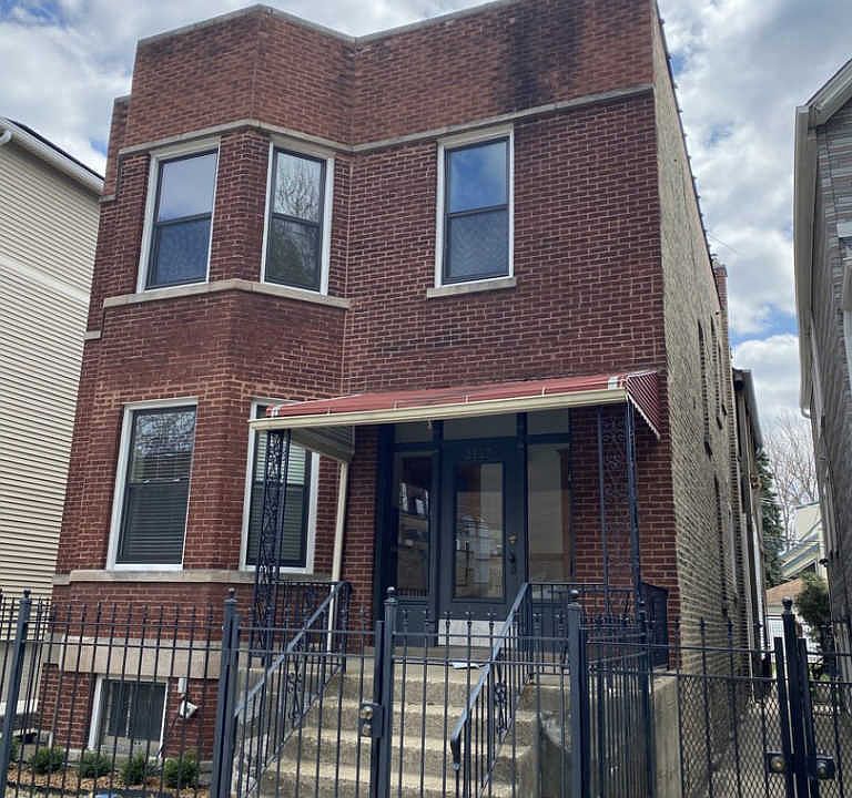 1st image of 2117 W Berteau Ave APT 2F