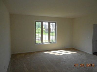 3rd image of 304 W Canford Park