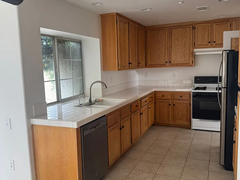 735 Blake Rd #2 — Photo 17