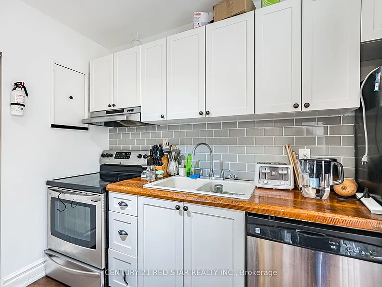 144 Bold St #UPPER — Photo 16
