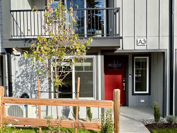 15423 Admiralty Way, Lynnwood, WA