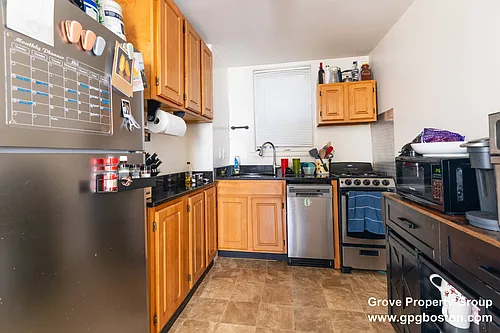 218 W 8th St #1 Photo 1