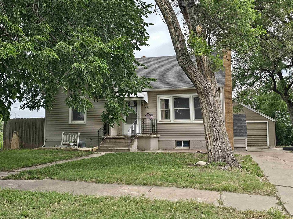 1st image of 749 E Oakdale Ave