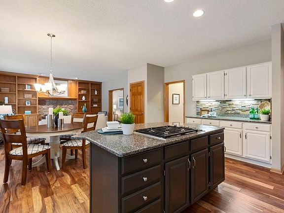 5th image of 9980 Applewood Cir