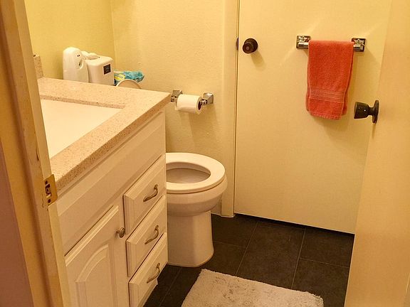 5th image of 532A Bahia Cir
