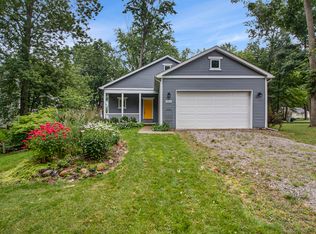 7810 Shady Ln, Whitmore Lake, MI 48189