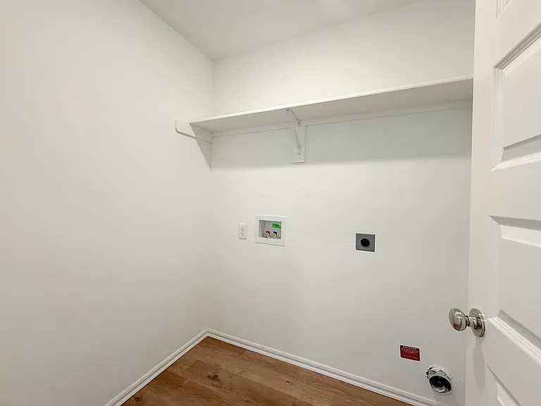 16208 Lovers Ln — Photo 17