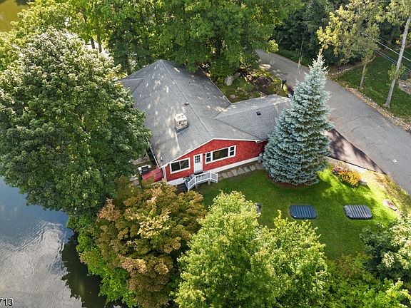 2nd image of 517 Pocasset Rd