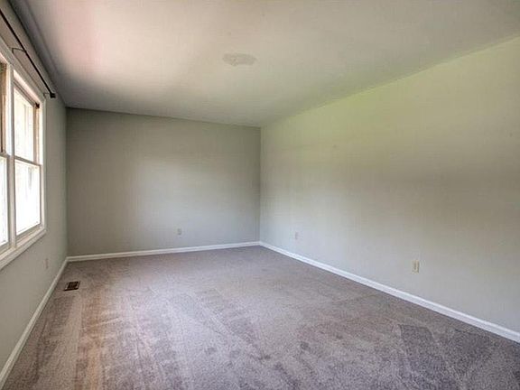2nd image of 108 Woodglen Dr