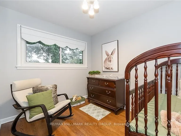 1132 Cline Cres #A — Photo 12