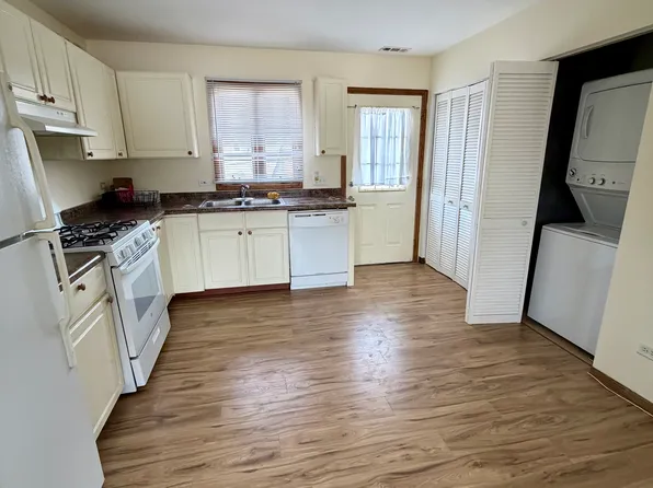 1415 N Fairfield Rd APT B, Round Lake, IL 60073