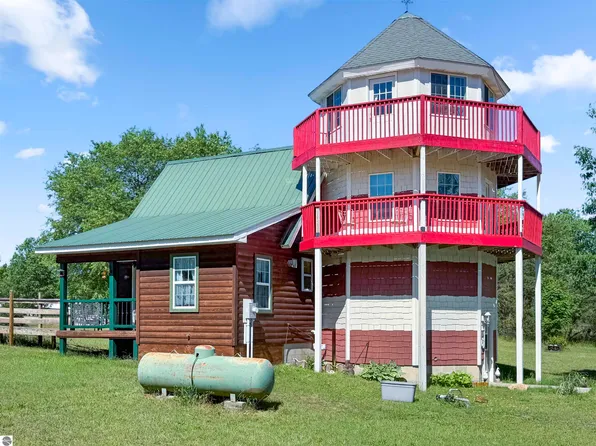 13195 Pak Rd, Bear Lake, MI 49614