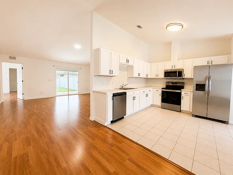8 Rainstone Ln #A — Photo 3