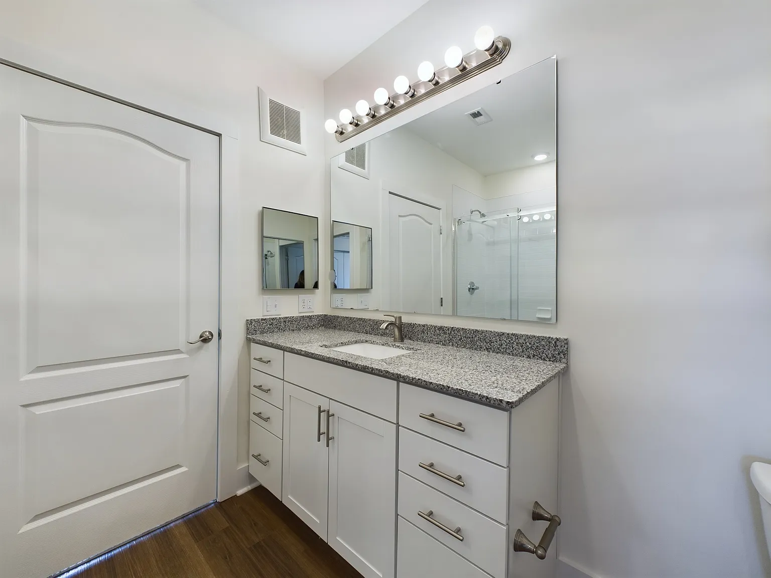 1 bed, 1112 sqft, $2,109 — Photo 4
