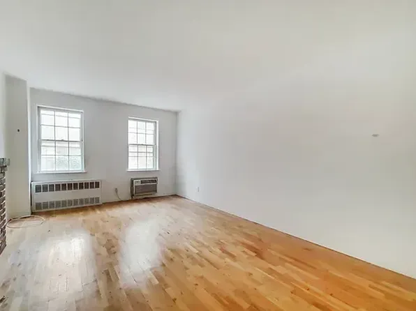 399 East 78th Street image 6 of 6