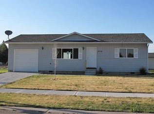 308 E Oak St, Shelley, ID 83274