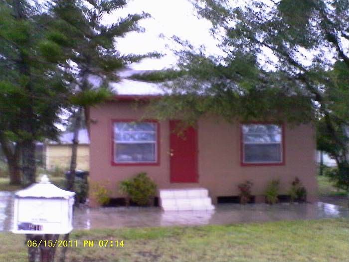 1st image of 210 Basilan Cres
