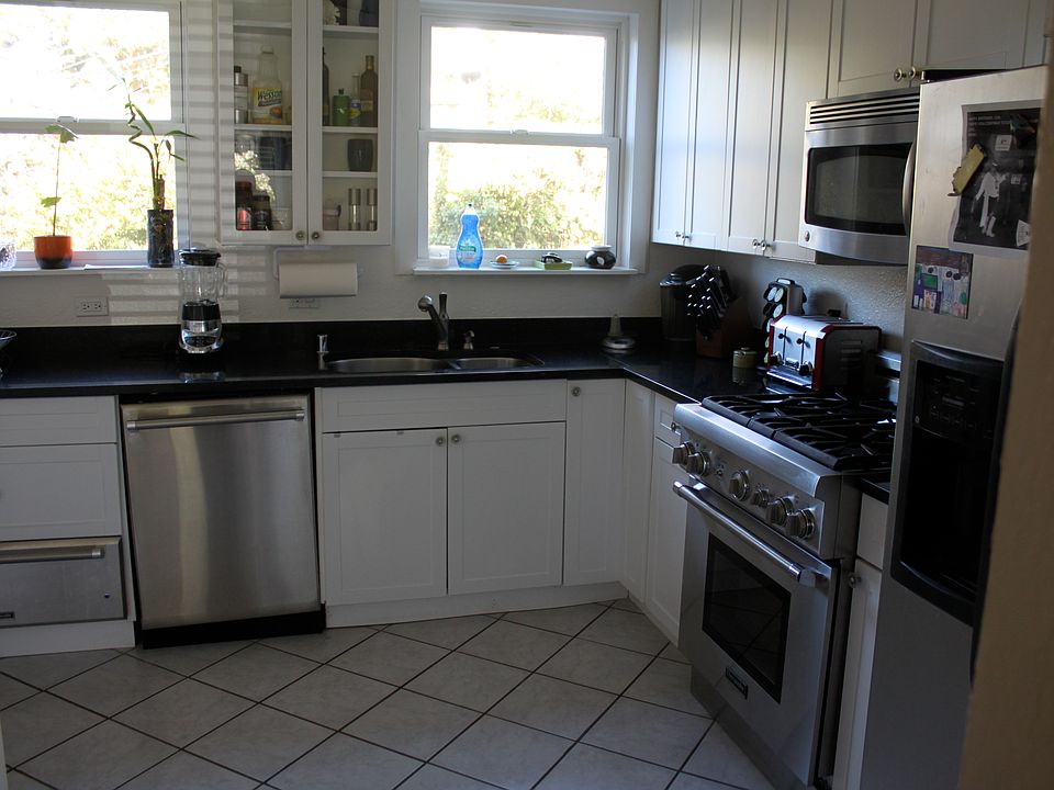 1st image of 26 Rockridge Dr