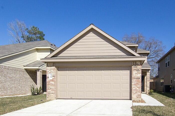 1st image of 400 Upper Creek Dr